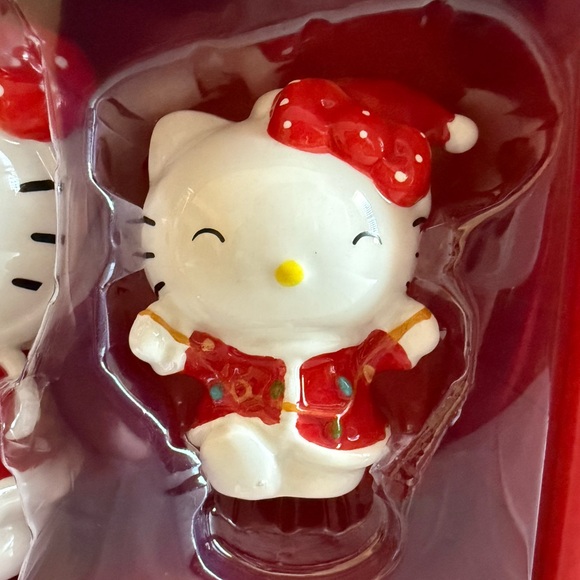 NWT - Hello Kitty Ceramic Christmas Mug and Figurine Set - Picture 3 of 4